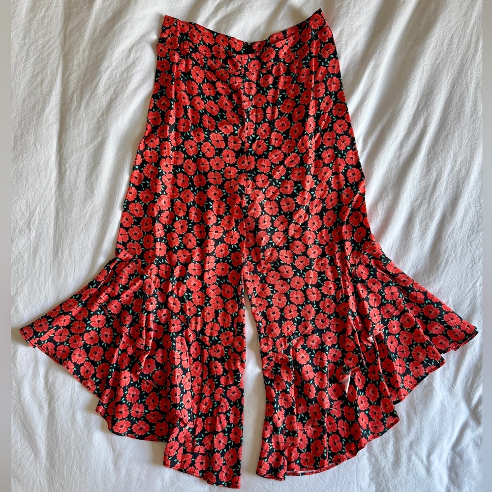 ETT:TWA by Anthropologie Black and Red Floral Pants